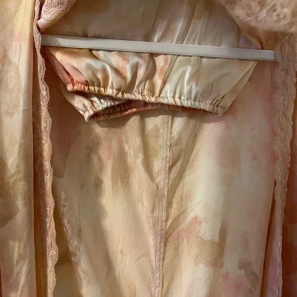 Free People Silky Robe and Matching Shorts - Picture 4 of 7